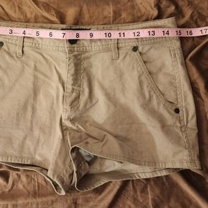 Fox Girls khaki size 5 shorts